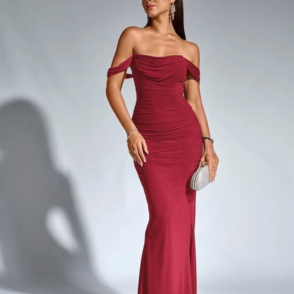 Elegant Off-Shoulder Red Dress XL